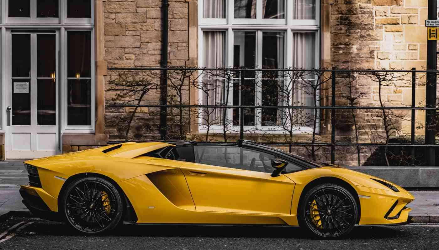 How to Afford a Lamborghini (Ultimate 2022 Guide)